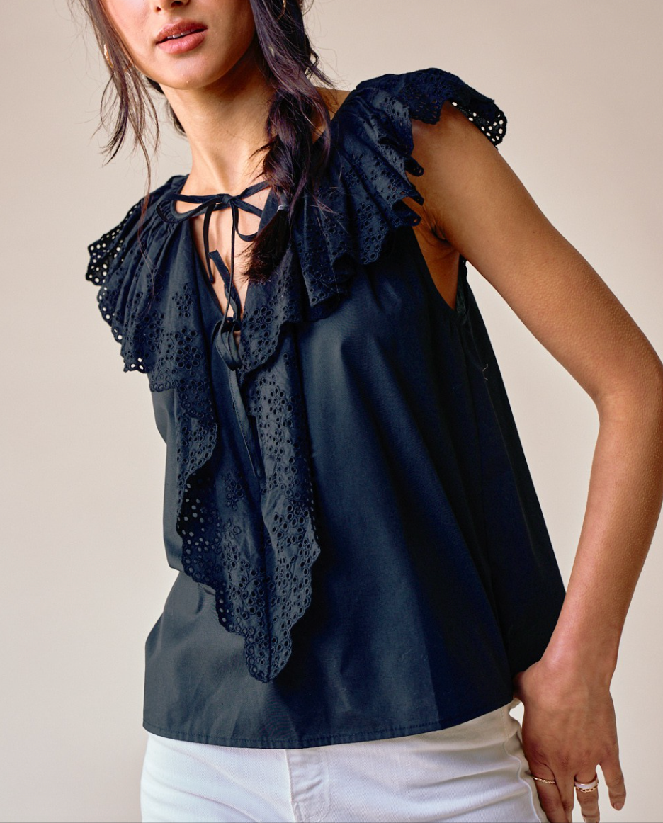Blusa Laser-Cut V Neck