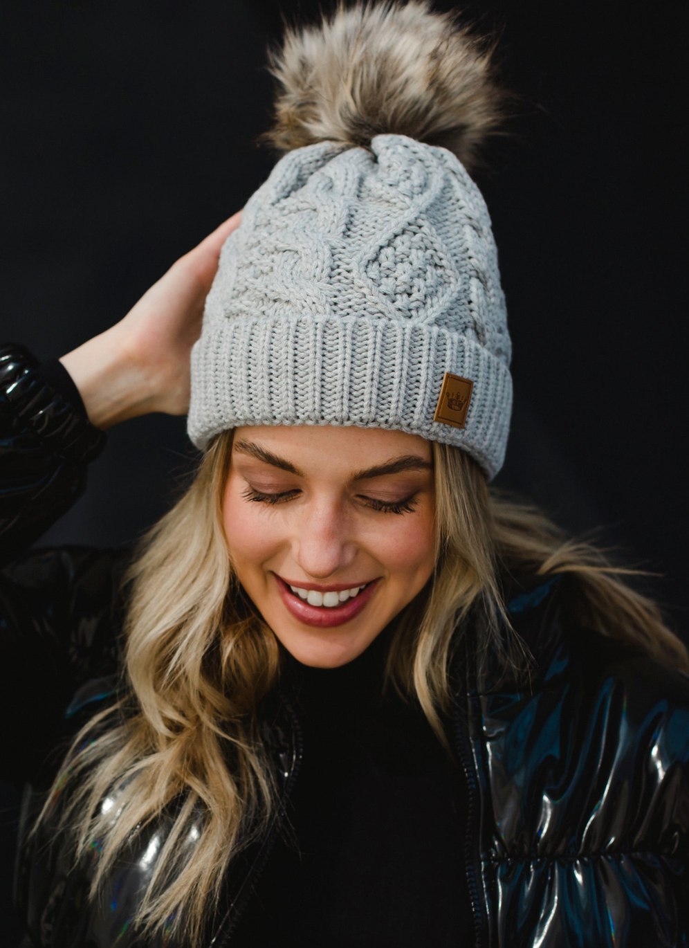 Gorro Cable Knit Gris