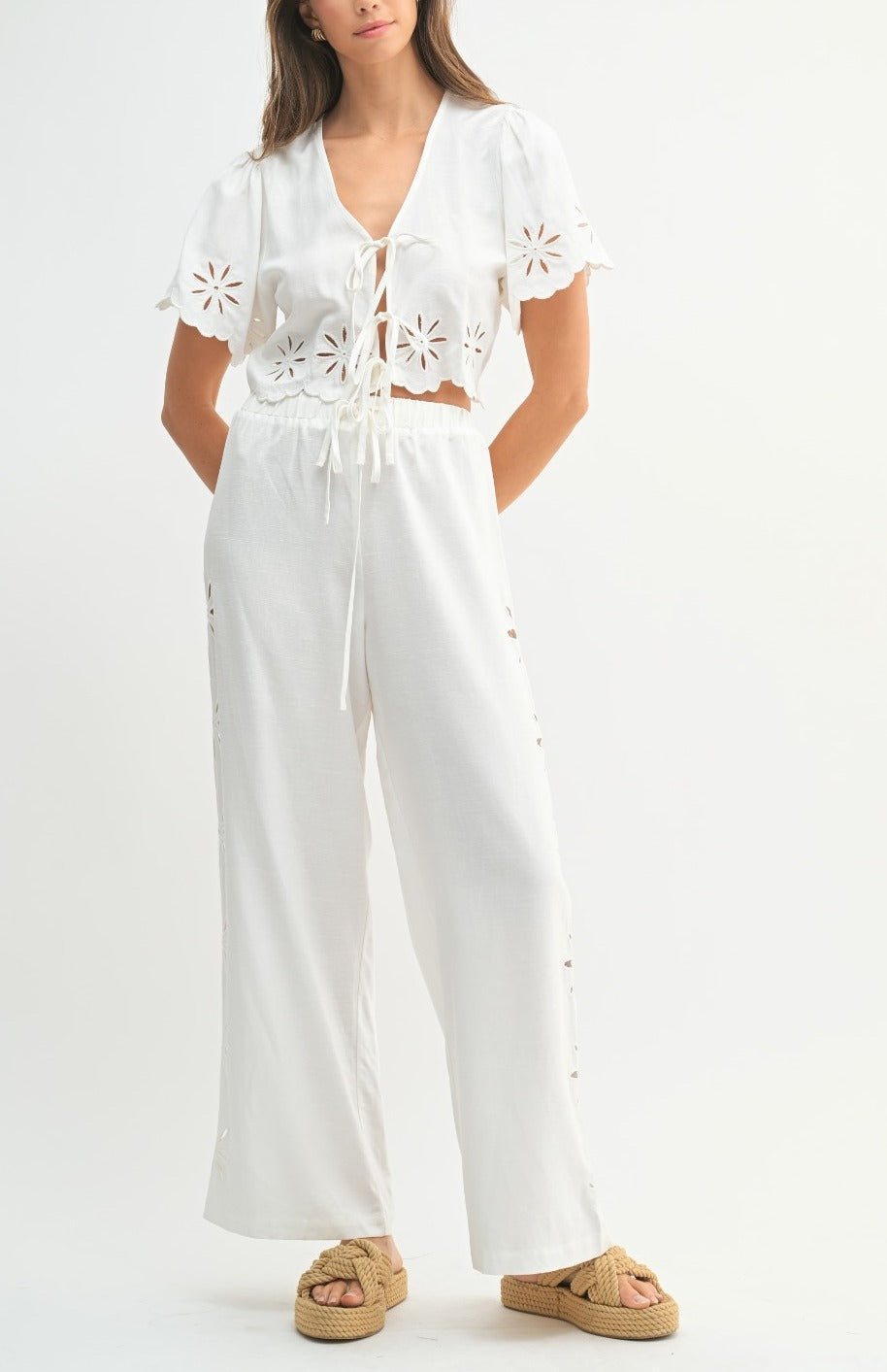 Conjunto Cut-out Embroidered