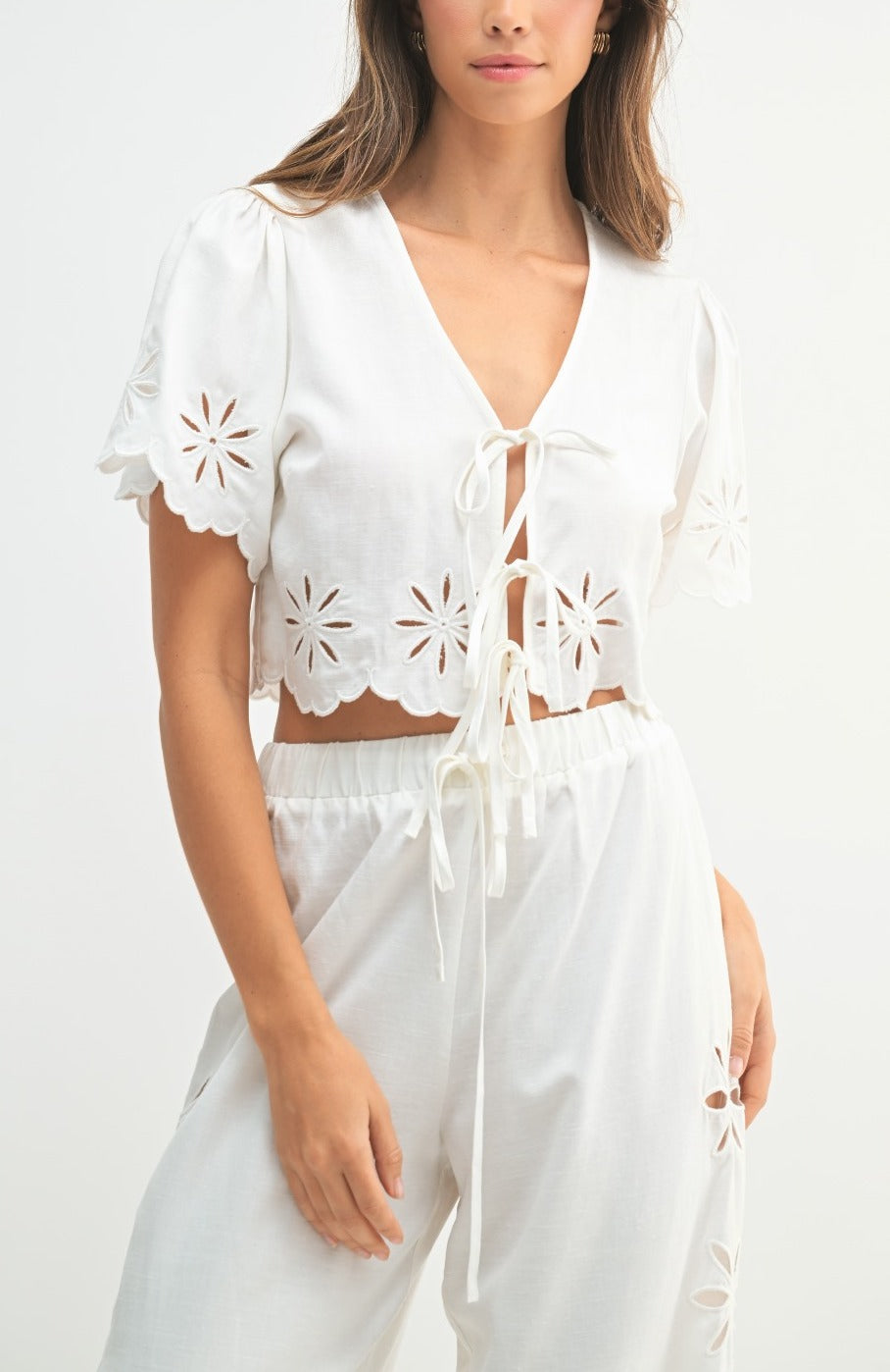 Conjunto Cut-out Embroidered