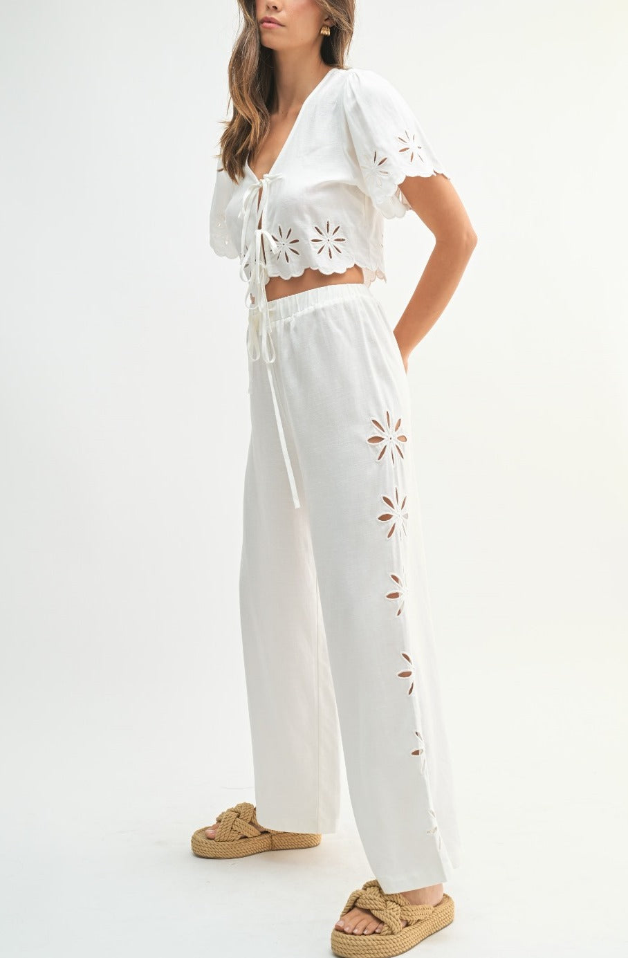 Conjunto Cut-out Embroidered