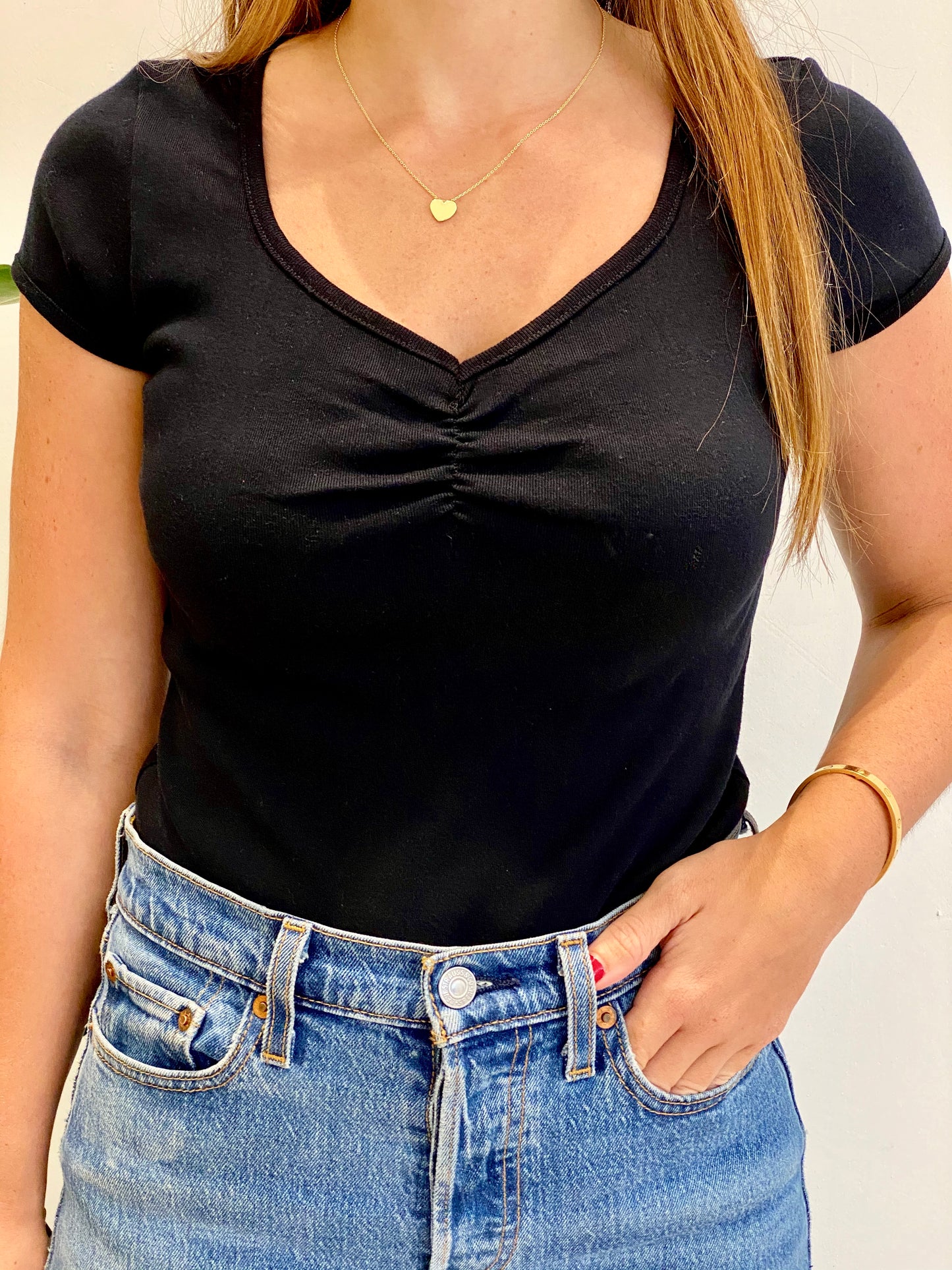 Top cuello V ruche