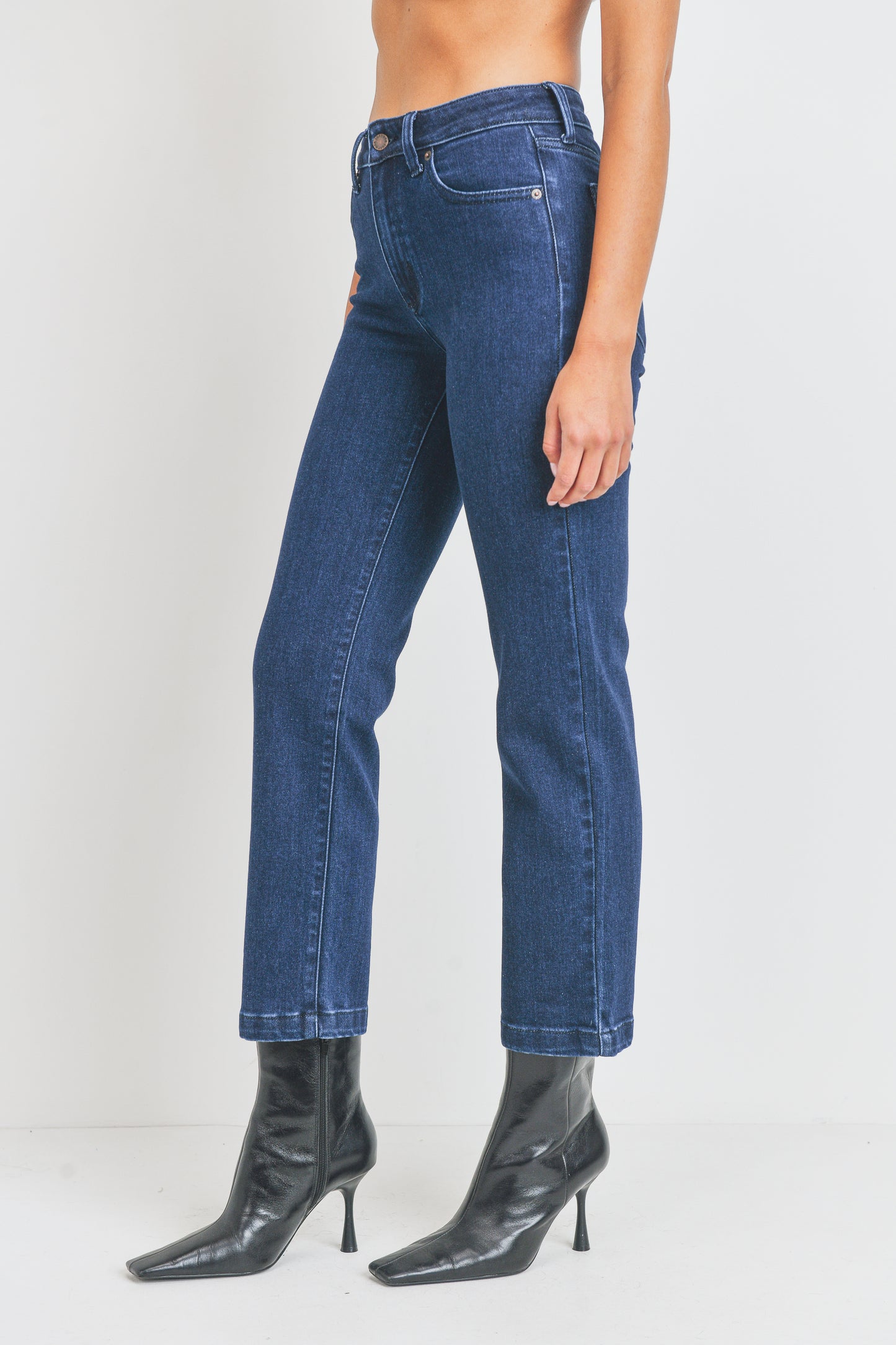 Relaxed Classic Straight Jeans