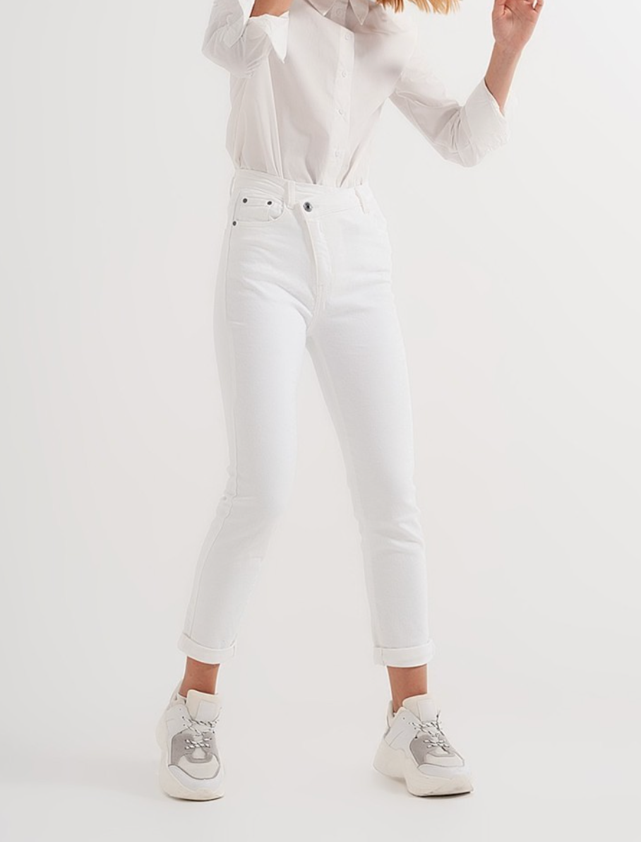 Slim Jeans Asymmetric Button