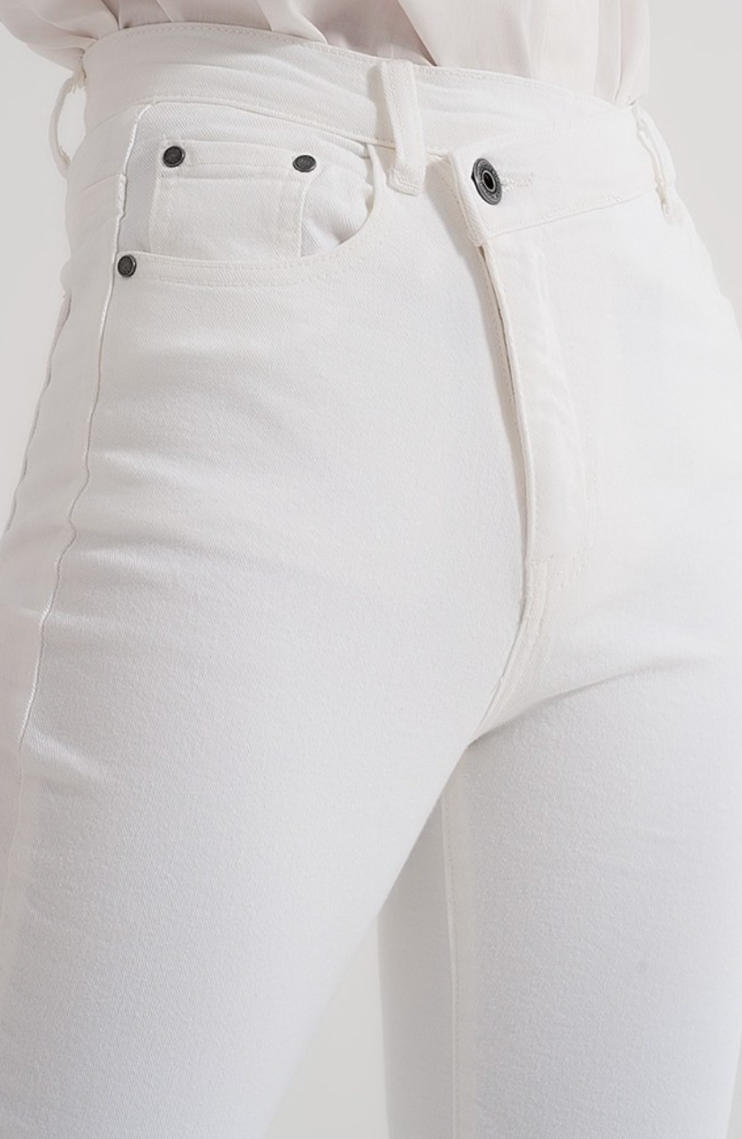 Slim Jeans Asymmetric Button