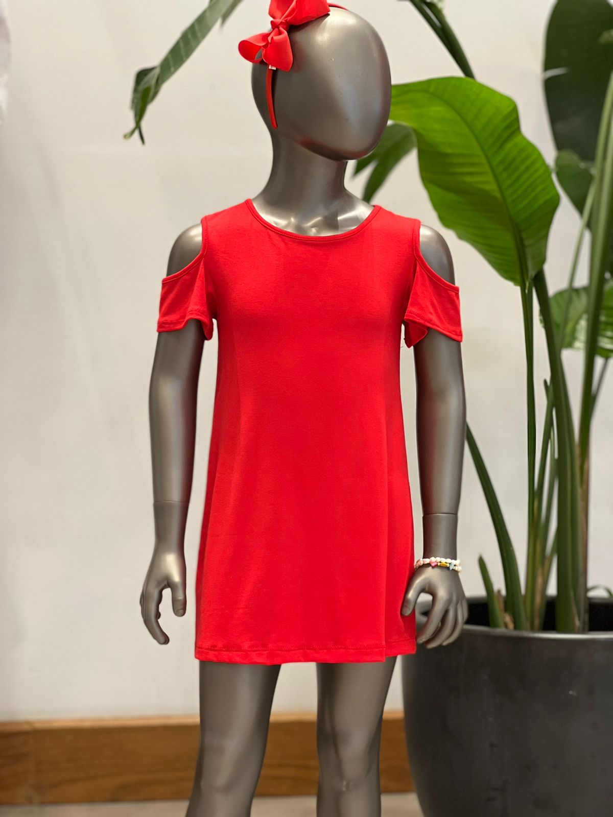Vestido 'Cold Shoulders'