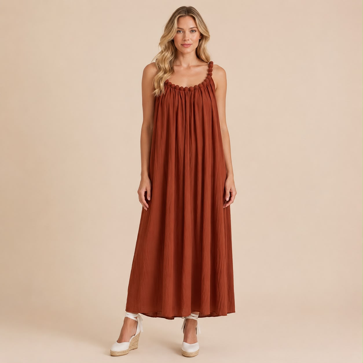 Vestido  Largo Escote Bolas Ancho
